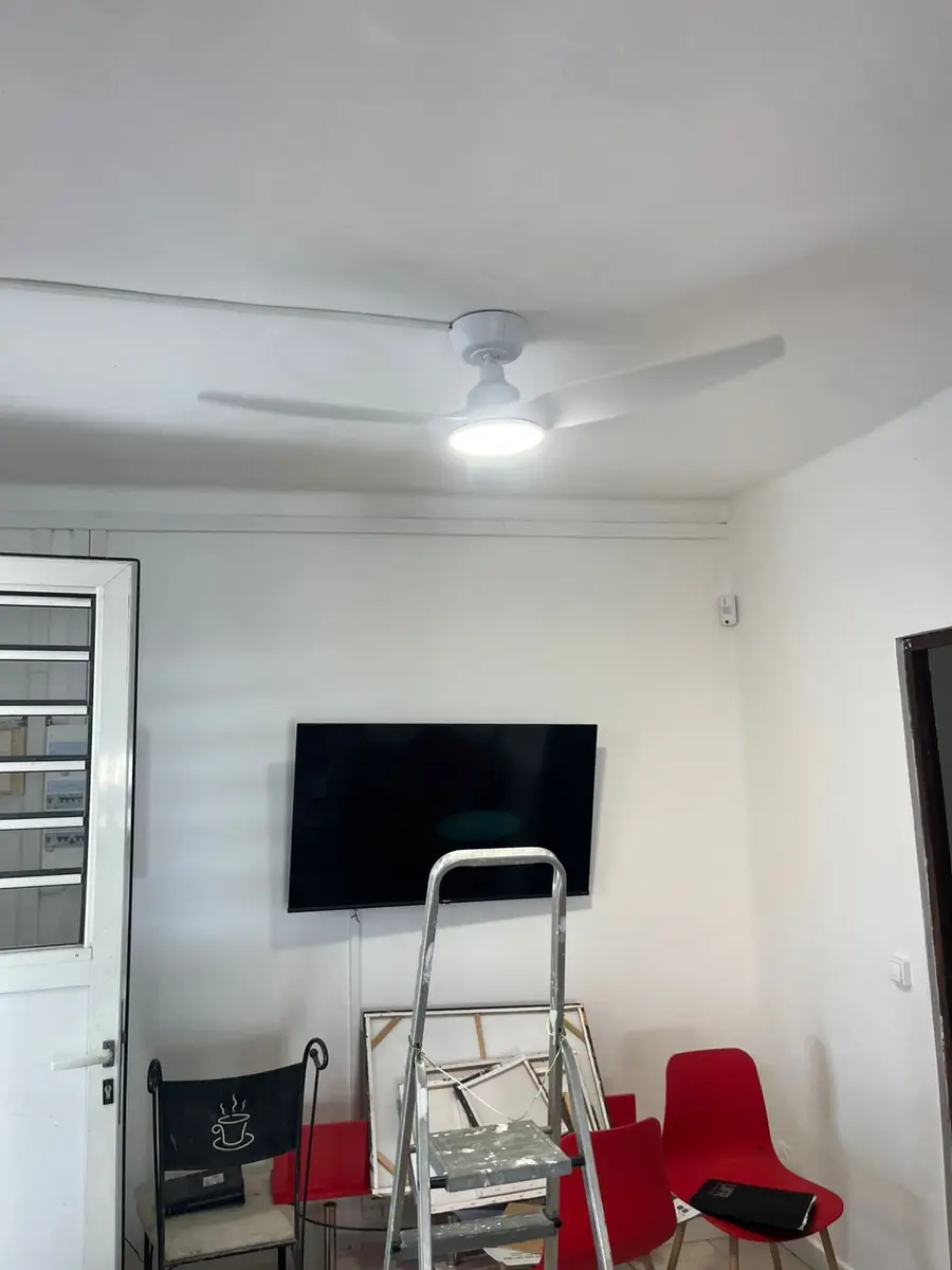 Après l'installation d'un brasseur d'air par Mes Primes Rénovations, en Martinique ou en Guadeloupe