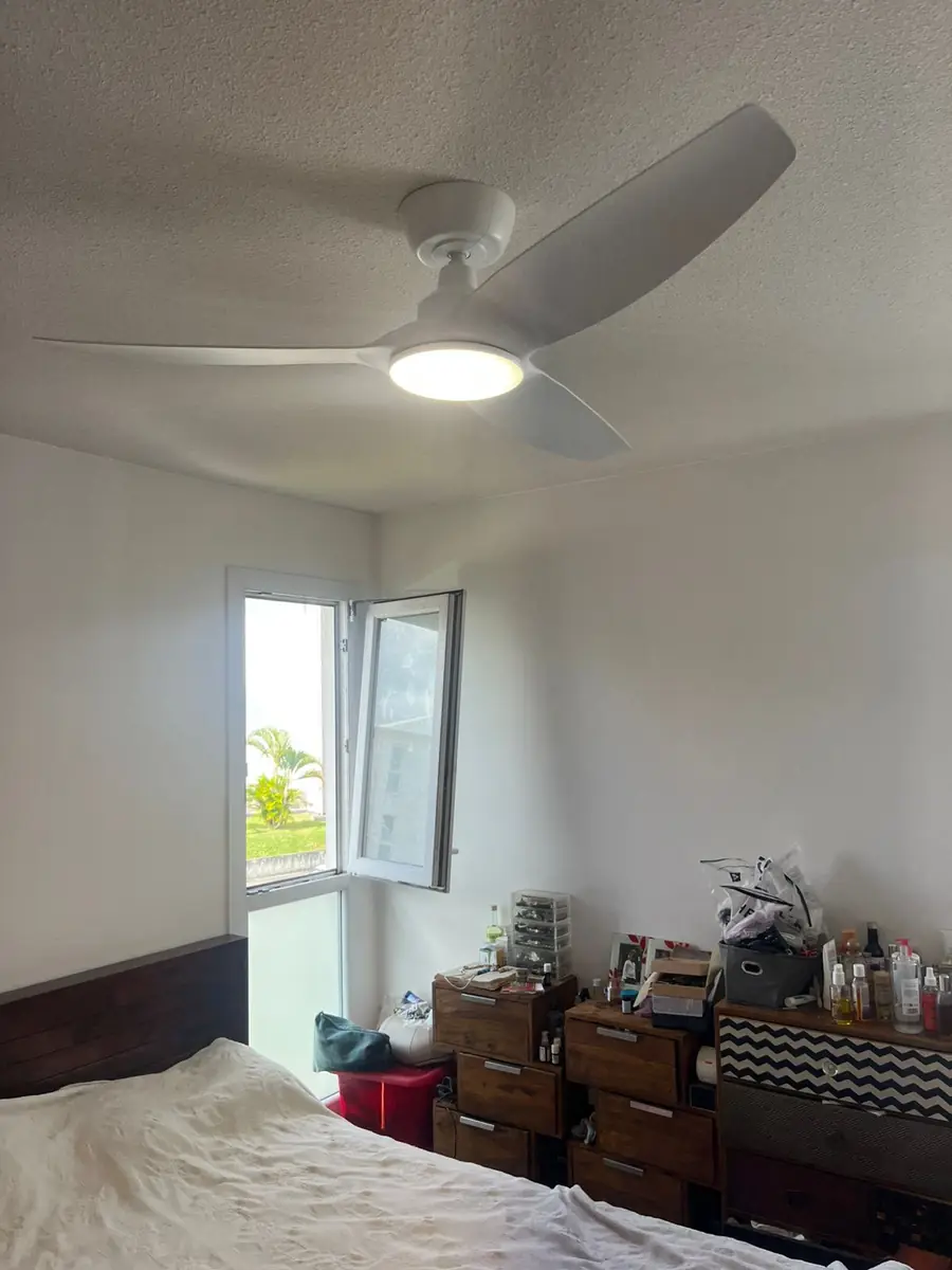 Après l'installation d'un brasseur d'air par Mes Primes Rénovations, en Martinique ou en Guadeloupe