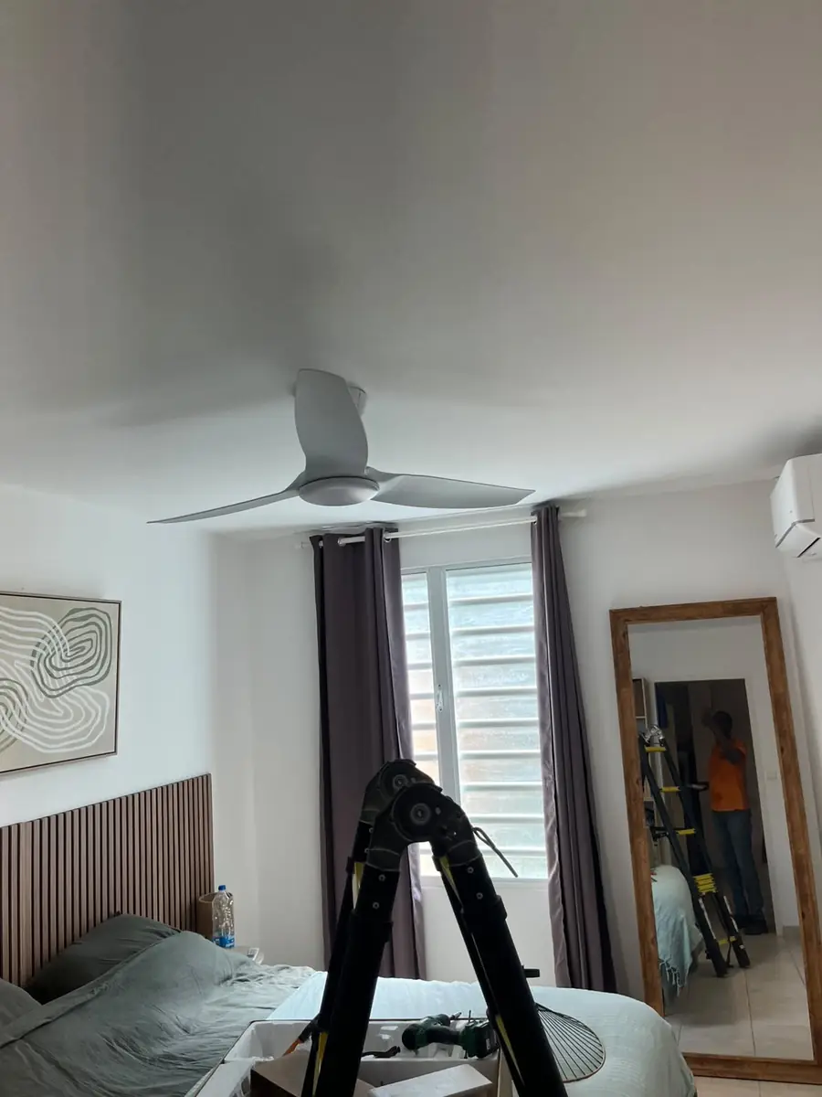 Après l'installation d'un brasseur d'air par Mes Primes Rénovations, en Martinique ou en Guadeloupe