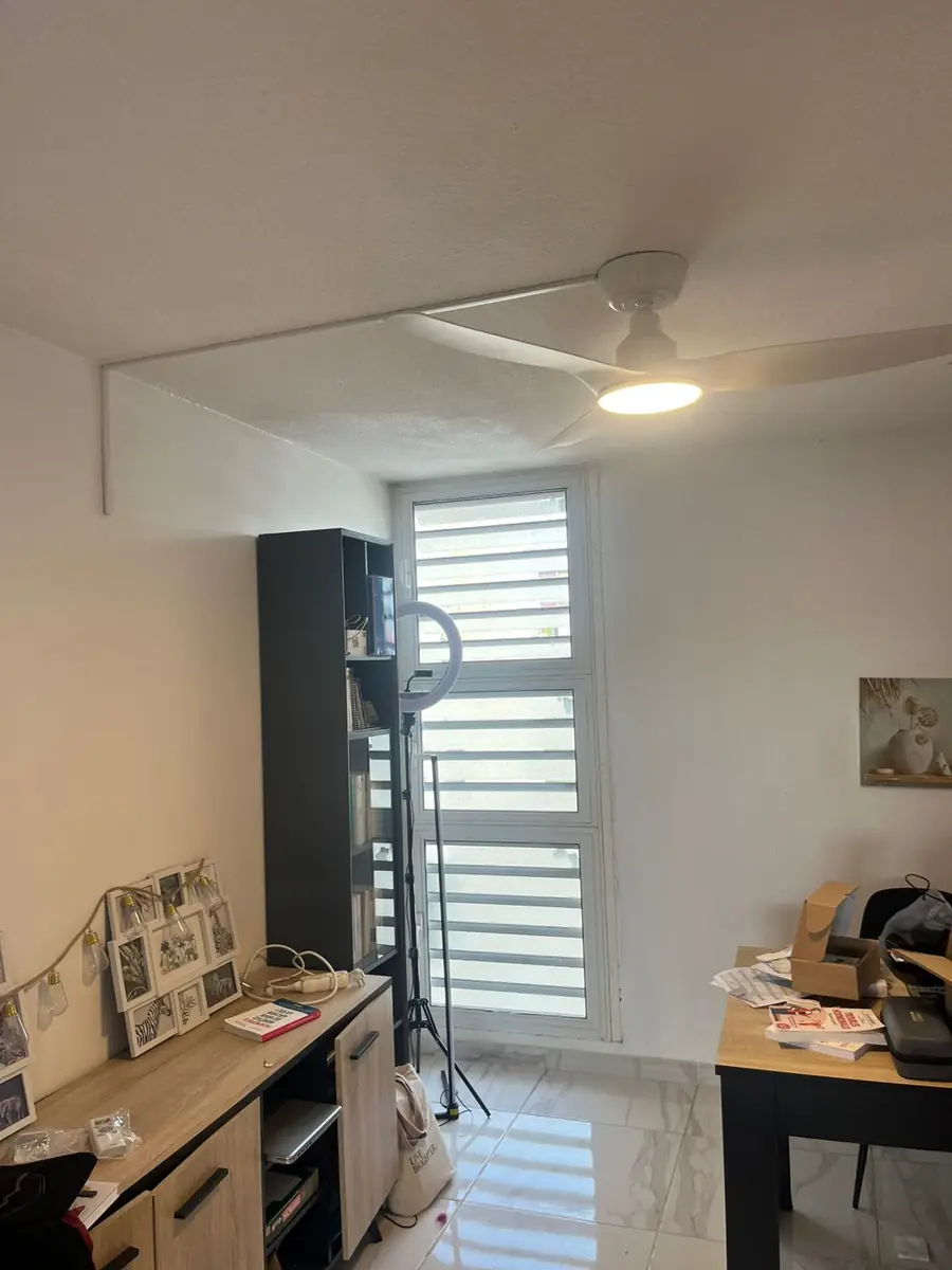 Après l'installation d'un brasseur d'air par Mes Primes Rénovations, en Martinique ou en Guadeloupe