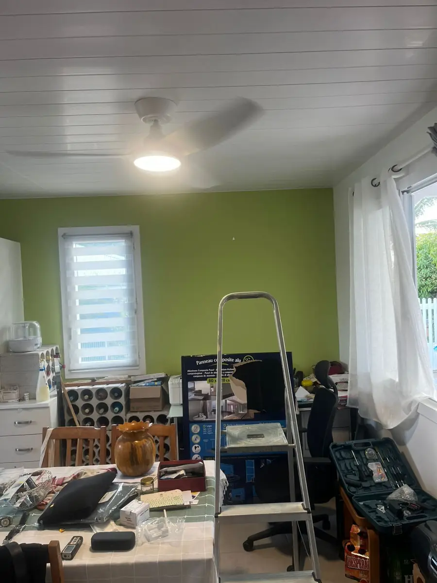 Après l'installation d'un brasseur d'air par Mes Primes Rénovations, en Martinique ou en Guadeloupe