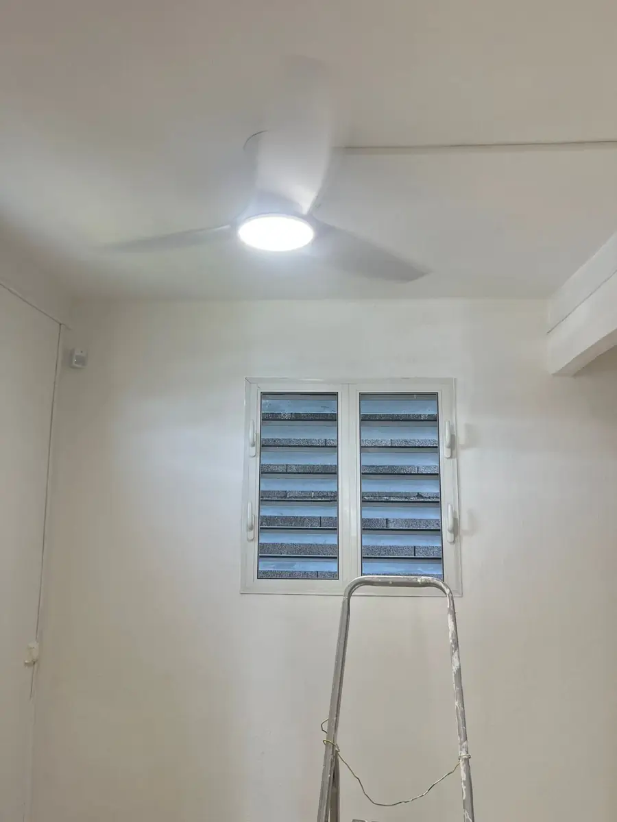 Après l'installation d'un brasseur d'air par Mes Primes Rénovations, en Martinique ou en Guadeloupe