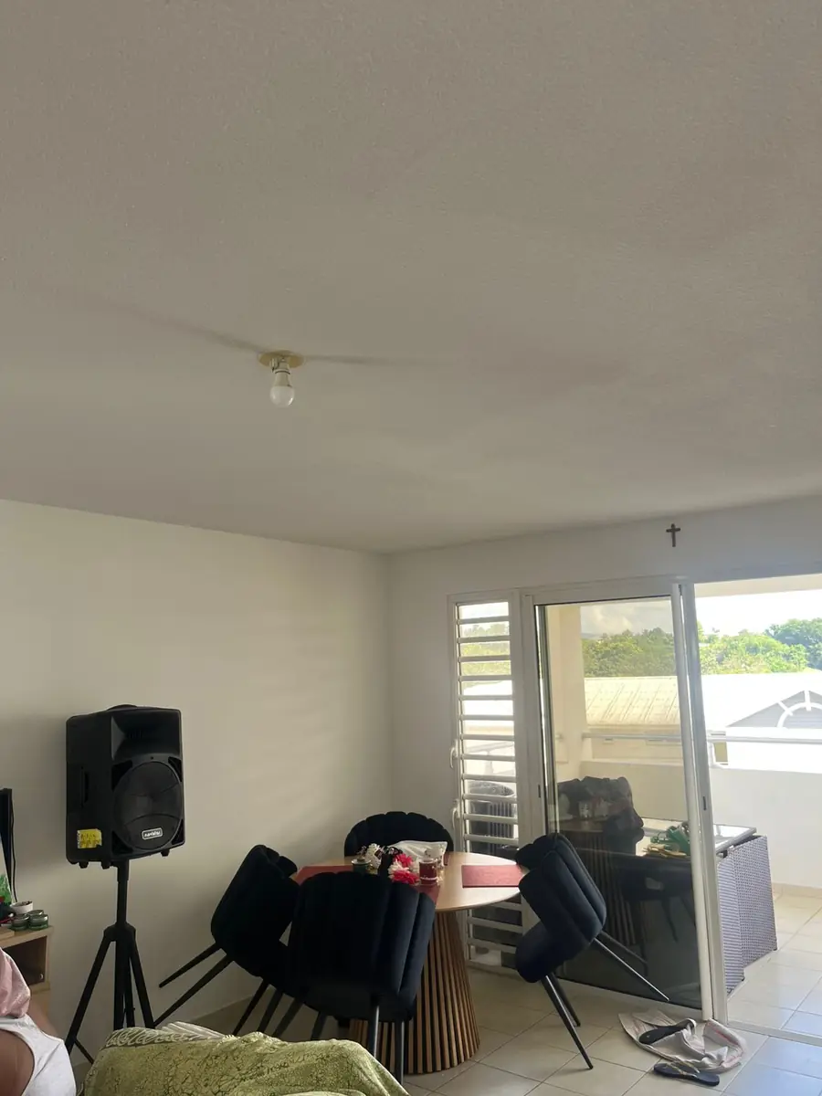 Après l'installation d'un brasseur d'air par Mes Primes Rénovations, en Martinique ou en Guadeloupe