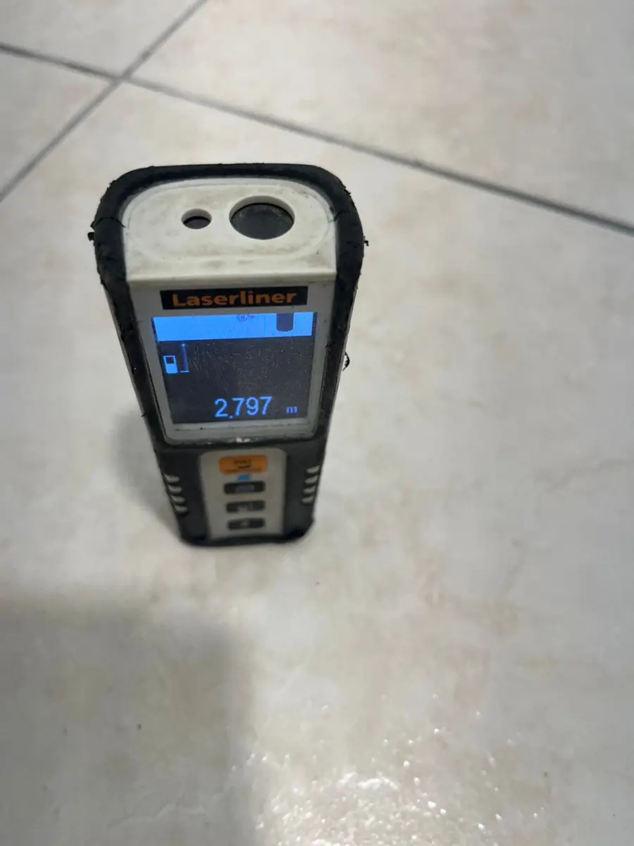 Avant l'installation d'un brasseur d'air par Mes Primes Rénovations, en Martinique ou en Guadeloupe