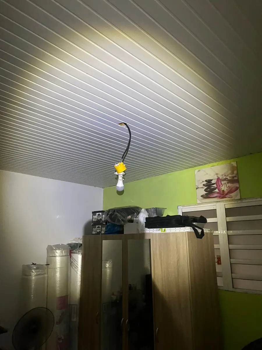 Avant l'installation d'un brasseur d'air par Mes Primes Rénovations, en Martinique ou en Guadeloupe