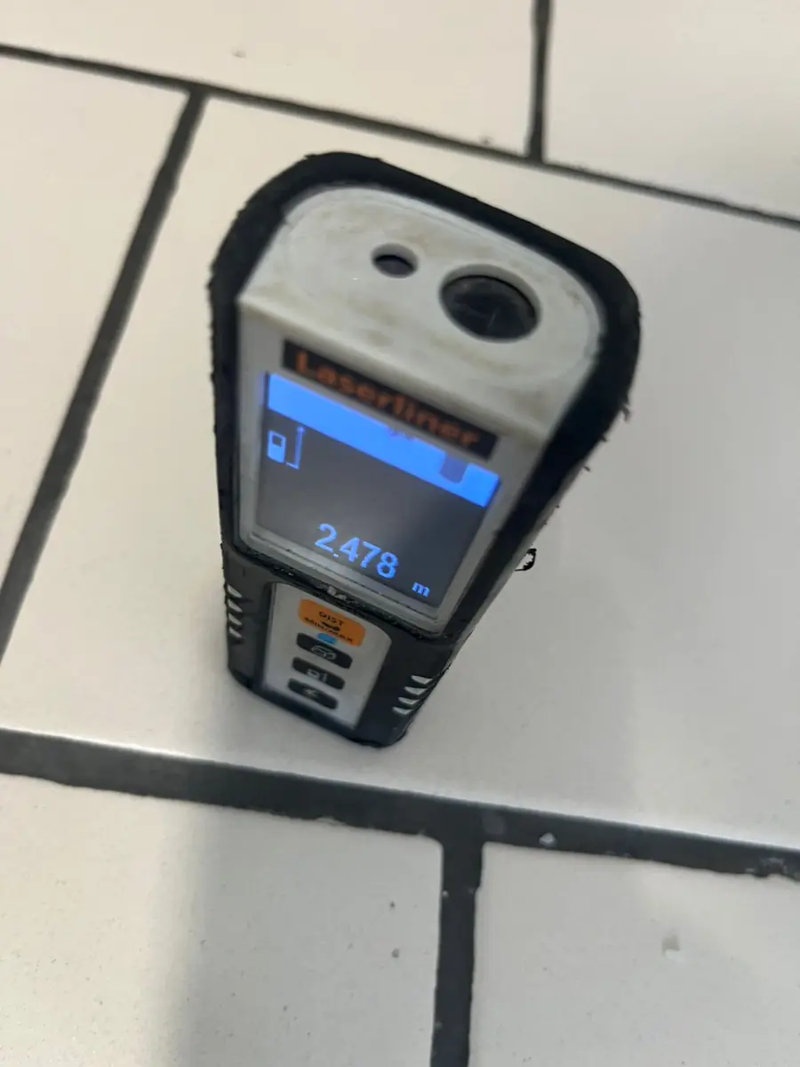 Avant l'installation d'un brasseur d'air par Mes Primes Rénovations, en Martinique ou en Guadeloupe