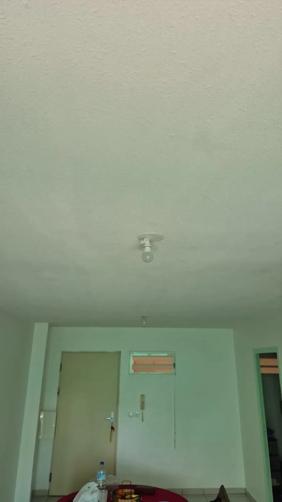 Avant l'installation d'un brasseur d'air par Mes Primes Rénovations, en Martinique ou en Guadeloupe