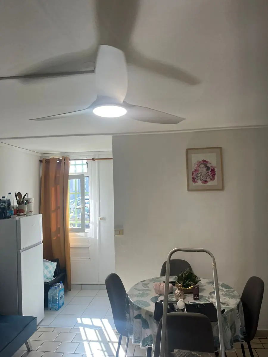 Avant l'installation d'un brasseur d'air par Mes Primes Rénovations, en Martinique ou en Guadeloupe