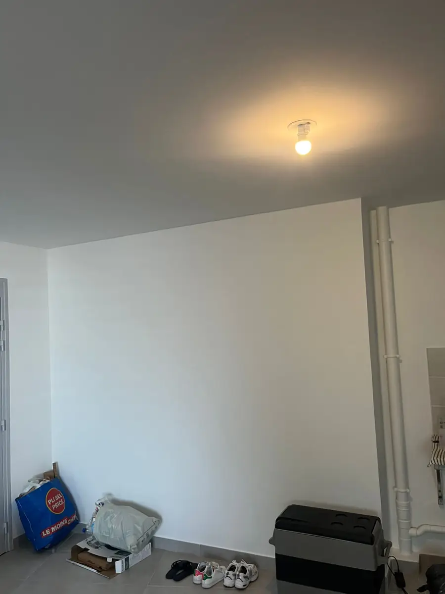Avant l'installation d'un brasseur d'air par Mes Primes Rénovations, en Martinique ou en Guadeloupe