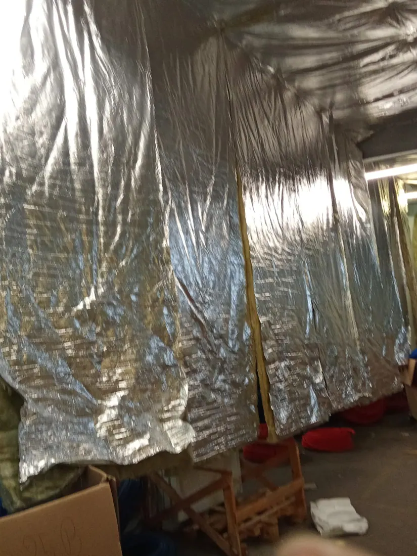 Après isolation : isolant posé sous toiture, chantier terminé à Fonds-Saint-Denis