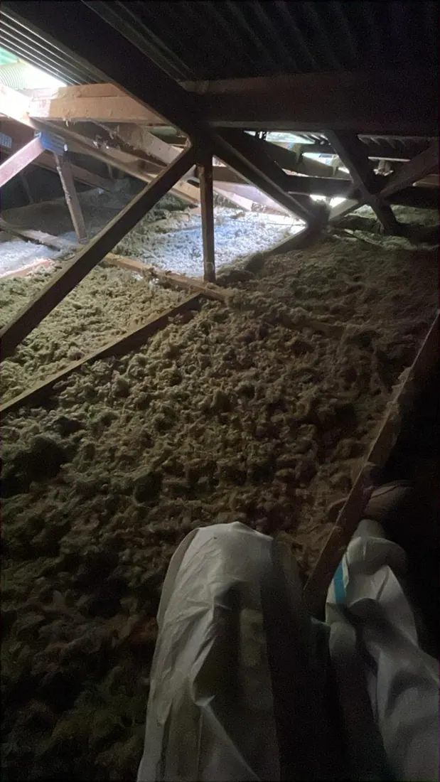 Après isolation : isolant posé sous toiture, chantier terminé à Schœlcher